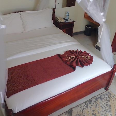 Acacia Country Inn Mbarara Экстерьер фото